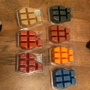 New (4) , (3) one cube used Scentsy Wax